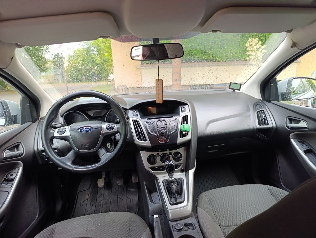 Ford Focus 2012 ROK 1.6, niskie spalanie dobrze utrzymany