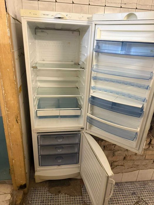 Холодильник Вестфрост