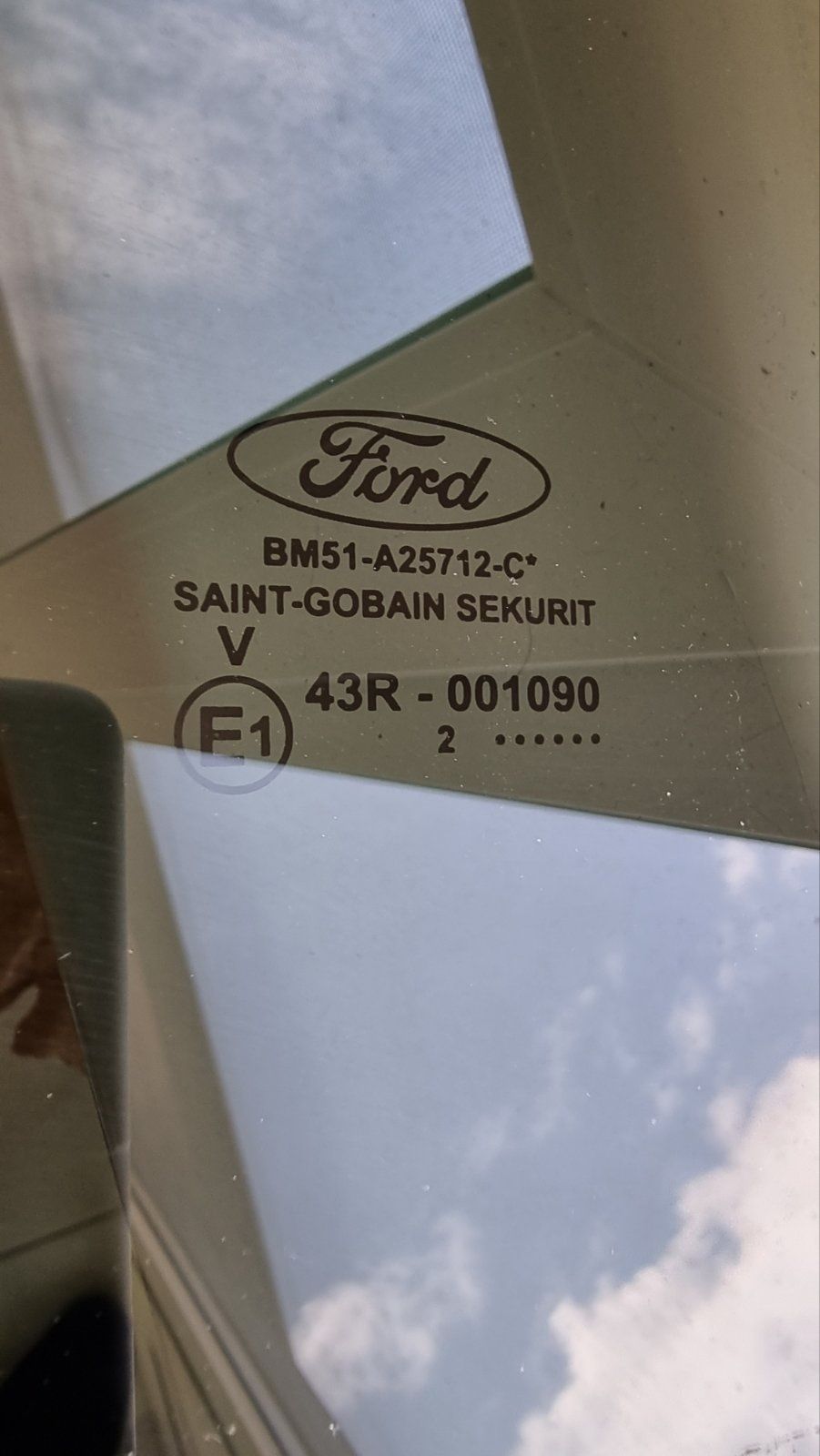 Ford Focus III mk3 11-17 стекло задней правой двери в наличии оригинал