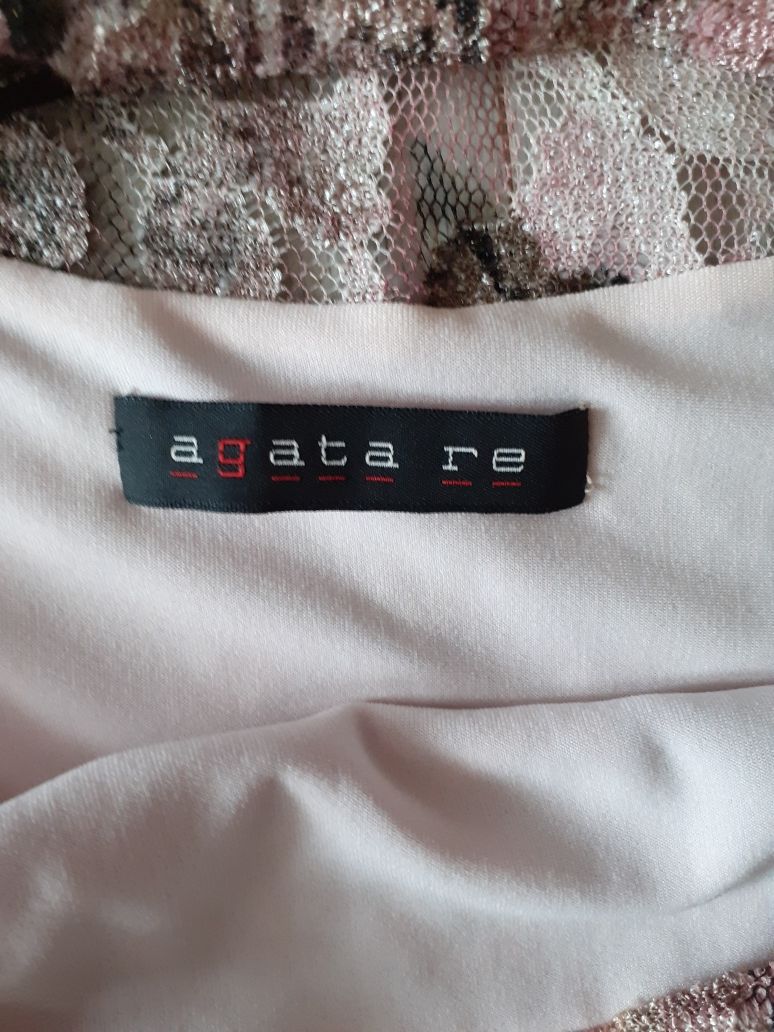 Elegancka koronkowa sukienka na różne okazje