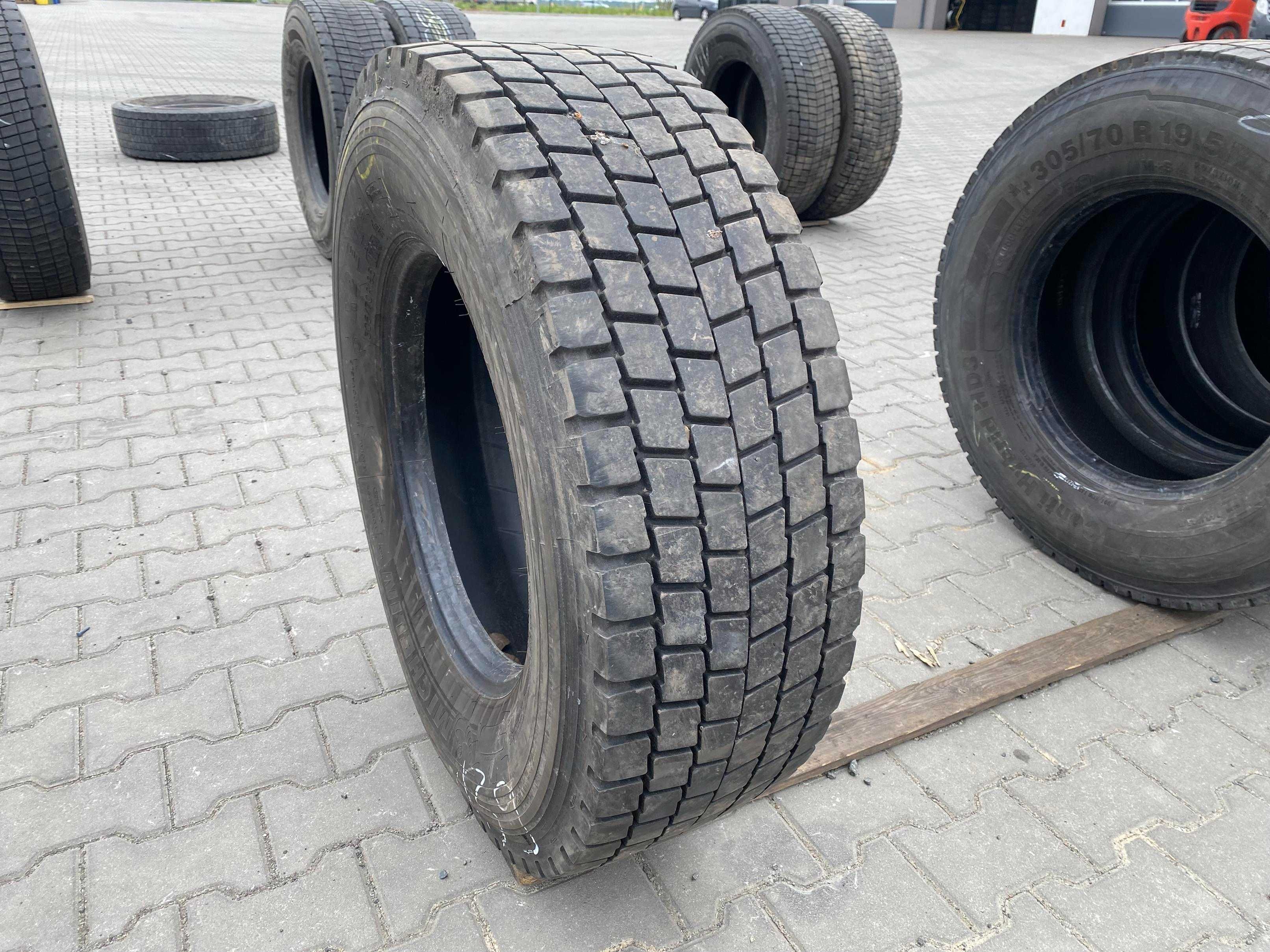 Opona 305/70R19.5 MICHELIN XDE2+ Napędowa 8-11mm