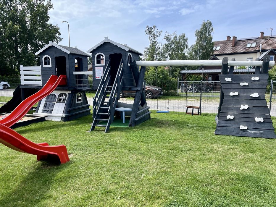 domek, domki nad morzem Wicie obok Darłowo, plac zabaw, morze