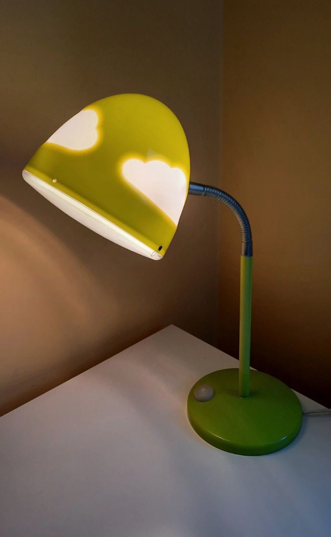 Lampka Ikea zielona w chmurki