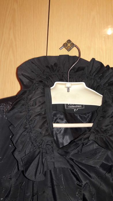 Оригинальный женский плащ