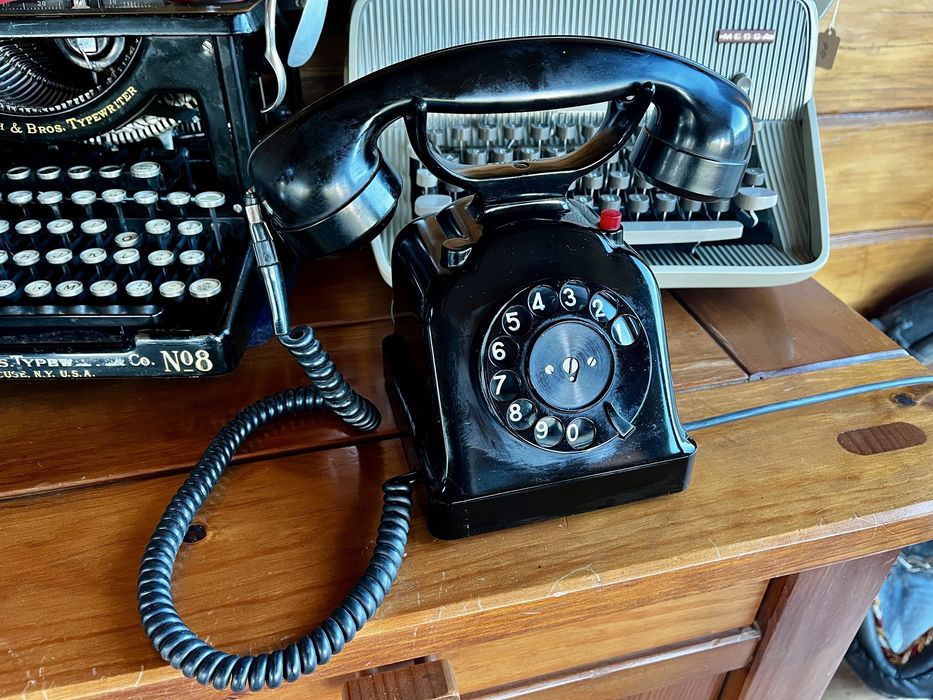 Antigo telefone Zenith anos 40