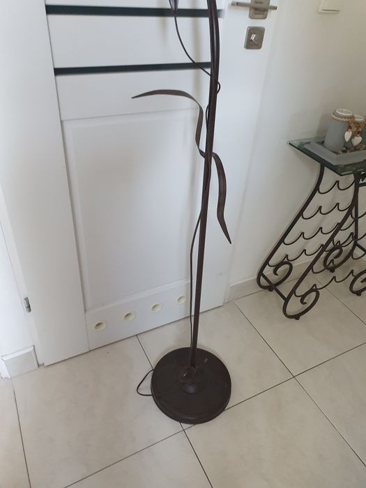 Lampa podłogowa ..