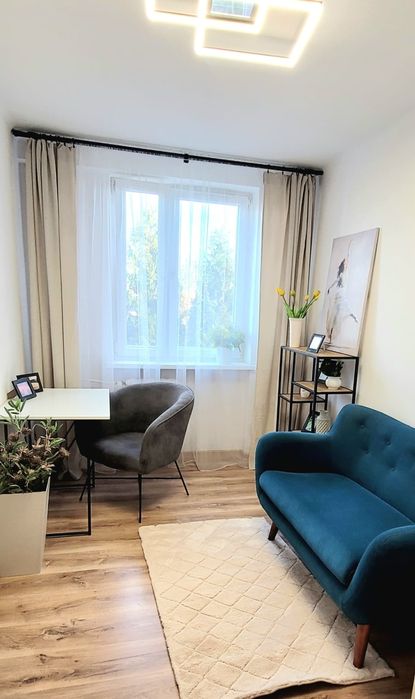 Wynajmę wygodne  2 pokojowe mieszkanie 2 piętro + winda. Centrum.