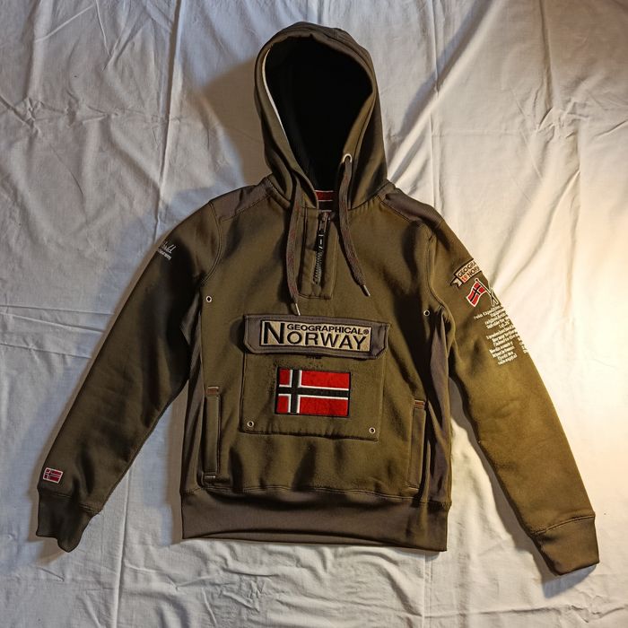 Geographical Norway Expedition Hoodie (L)

тепла оливкова худі з вишив