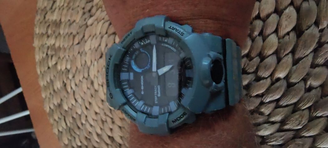 Casio GBA-800 G-SHOCK Bluetooth