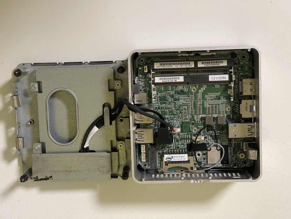 Міні ПК NUC6i3SYH, i3-6100U, wi-fi, без б/ж. Є кількість