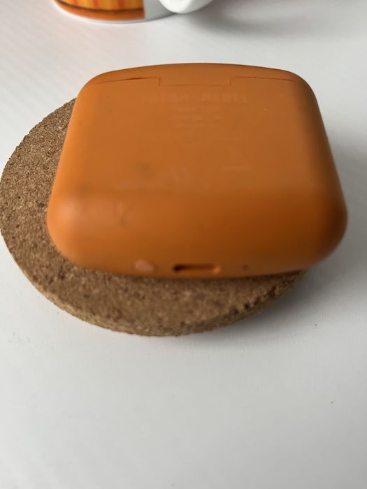 Ladowarka do sluchawek uzywana