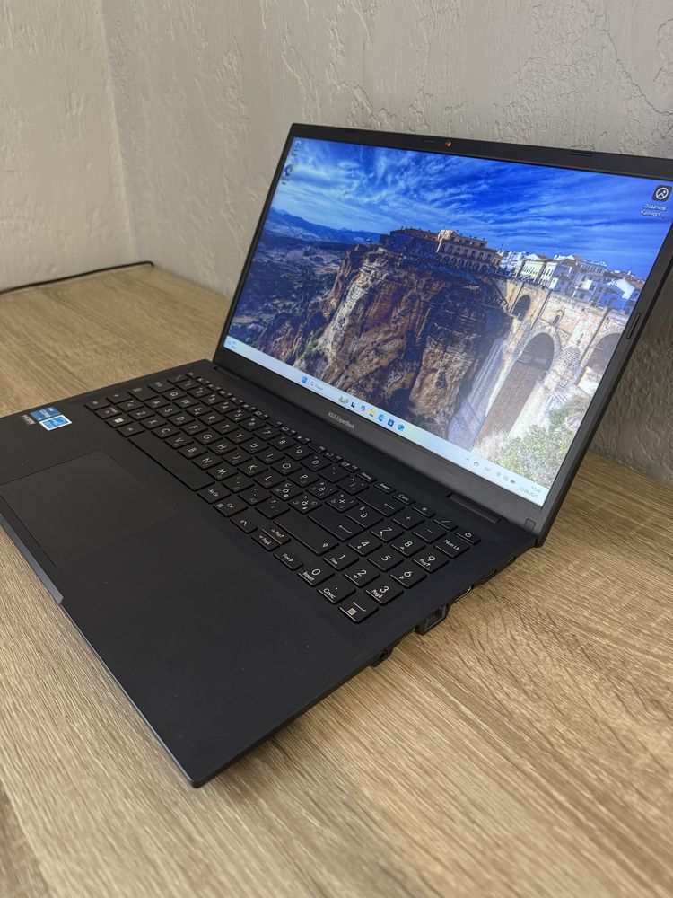 Ноутбук Asus ExpertBook/i3 / RAM 16 ГБ / SSD 512 ГБ/На Гарантії