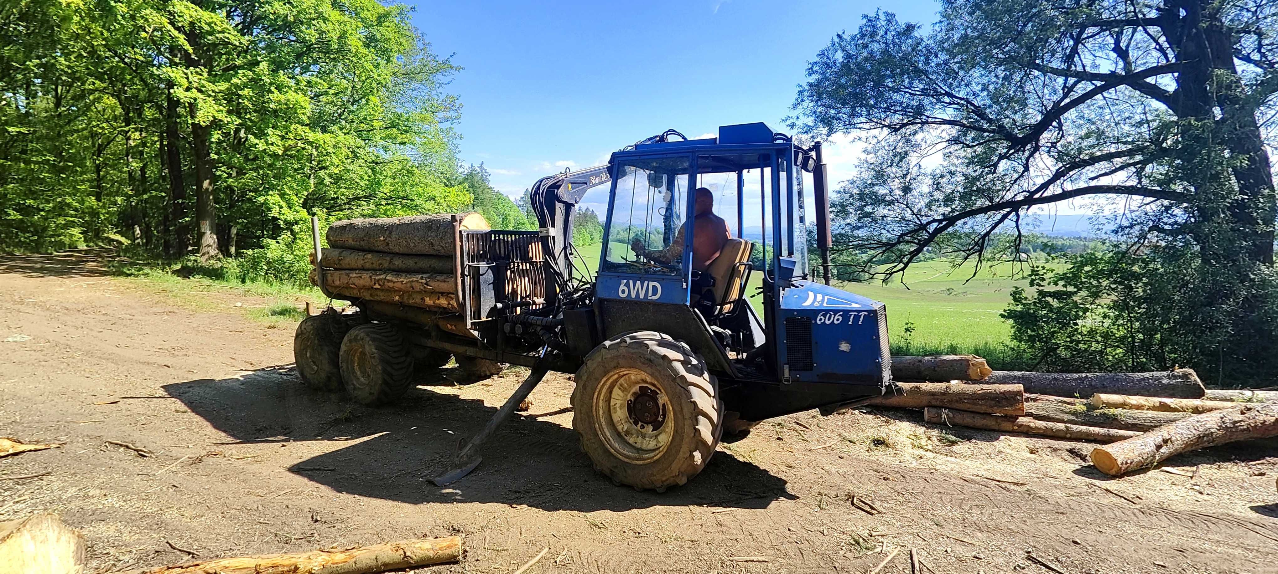 Forwarder , przyczepa leśna