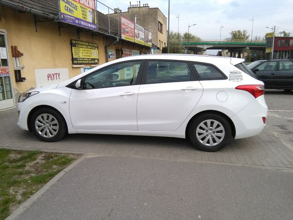 Wynajem Aut HYUNDAI I30 kombi Wypożyczalnia Samochodów od 100 zł doba