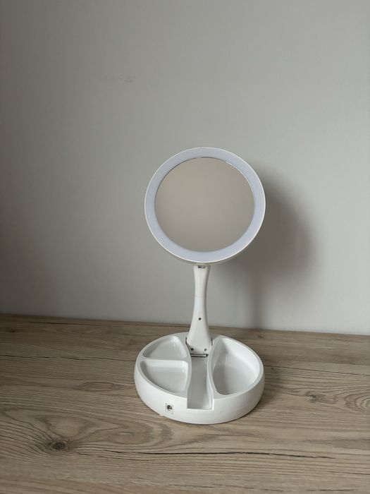 Regulowane lusterko z podświetleniem LED