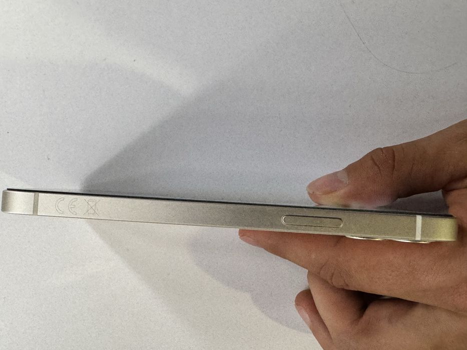 Продам IPhone 12 white 64gb