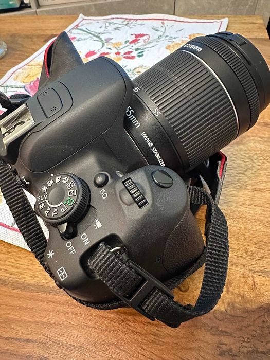 Lustrzanka Canon EOS 700D, bateria, obietyw 18-55mm