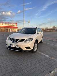 Nissan X-Trail mały przebieg dwa komplety opon osoba prywatna możliwa zamiana