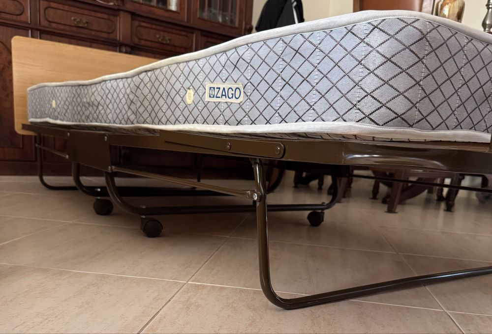 Divã cama de hospedes