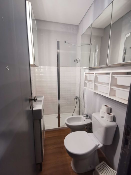 Quarto em zona de prestigio - Campo Grande/Alvalade