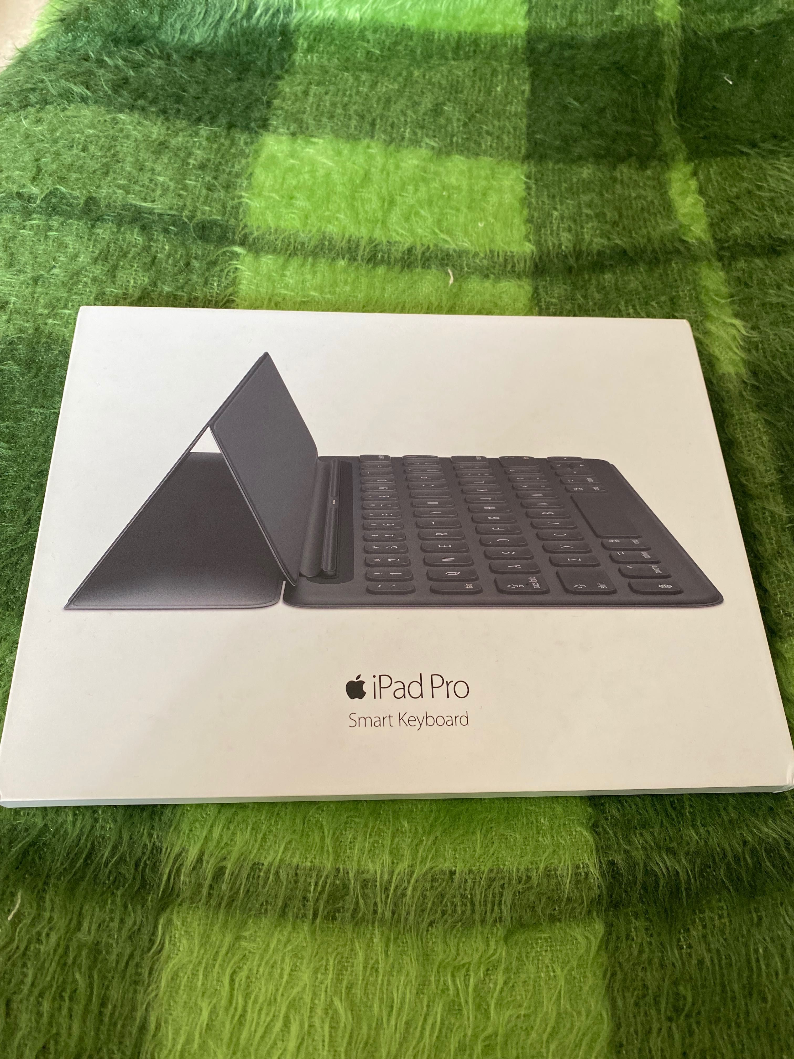 Клавиатура Apple IPad PRO 9.7 Smart Keyboard A1772 новая