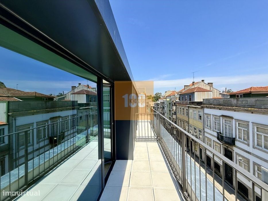 T2 Duplex novo com terraço em Cedofeita