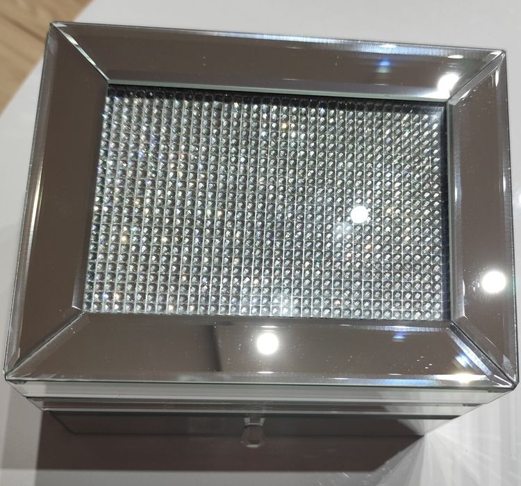 Szkatułka na biżuterię