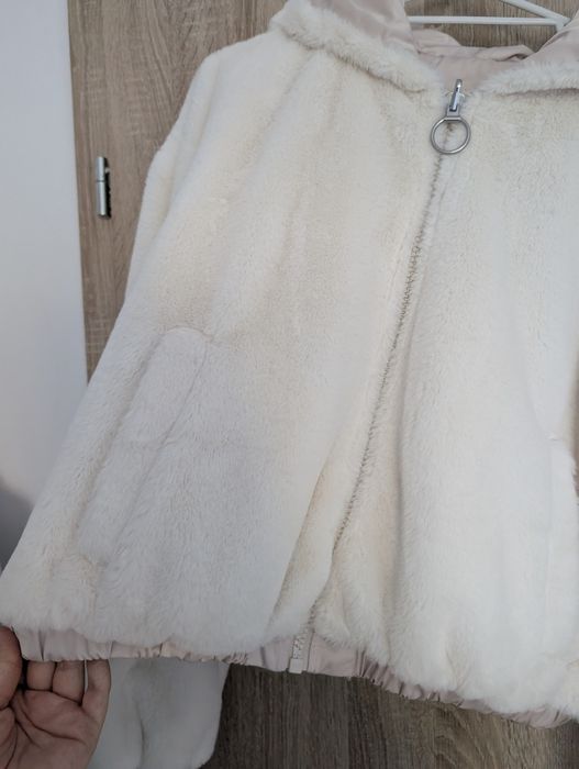 Dwustronna kurtka biała dwustronne białe kremowe futerko old money sof