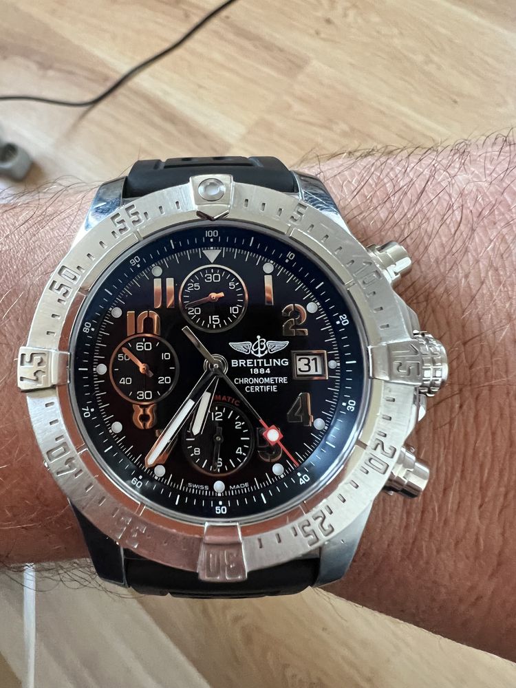 Breitling Avenger A13380