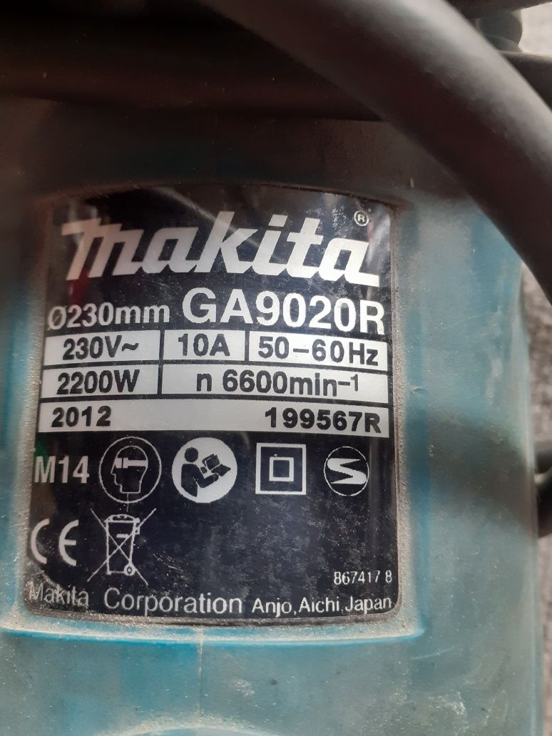 Makita  GA 9020 R