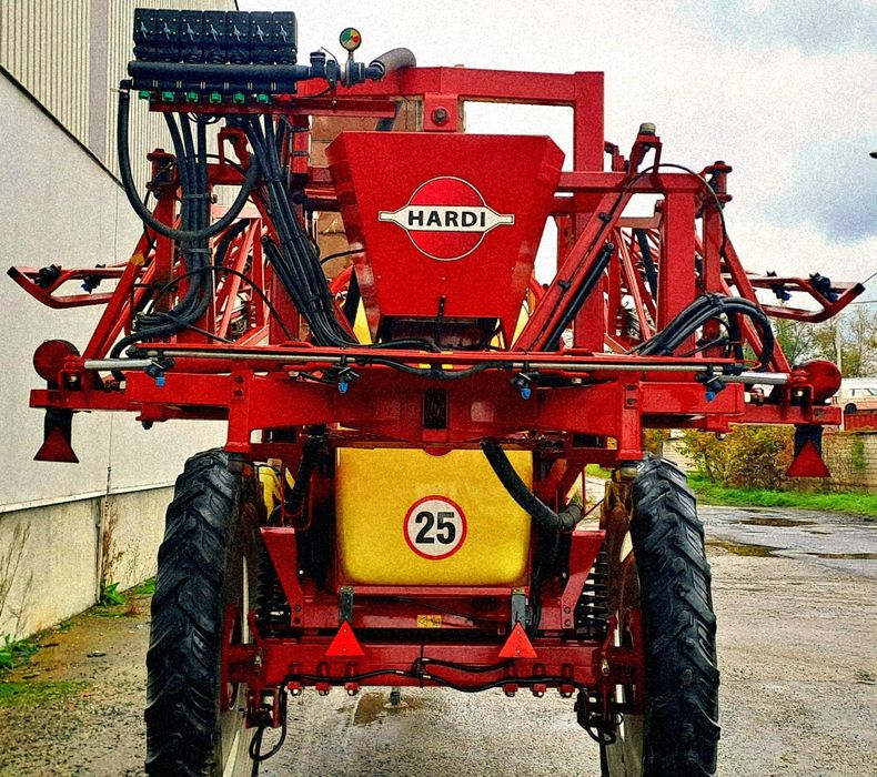 Opryskiwacz Hardi Commander Plus 21m 2800L