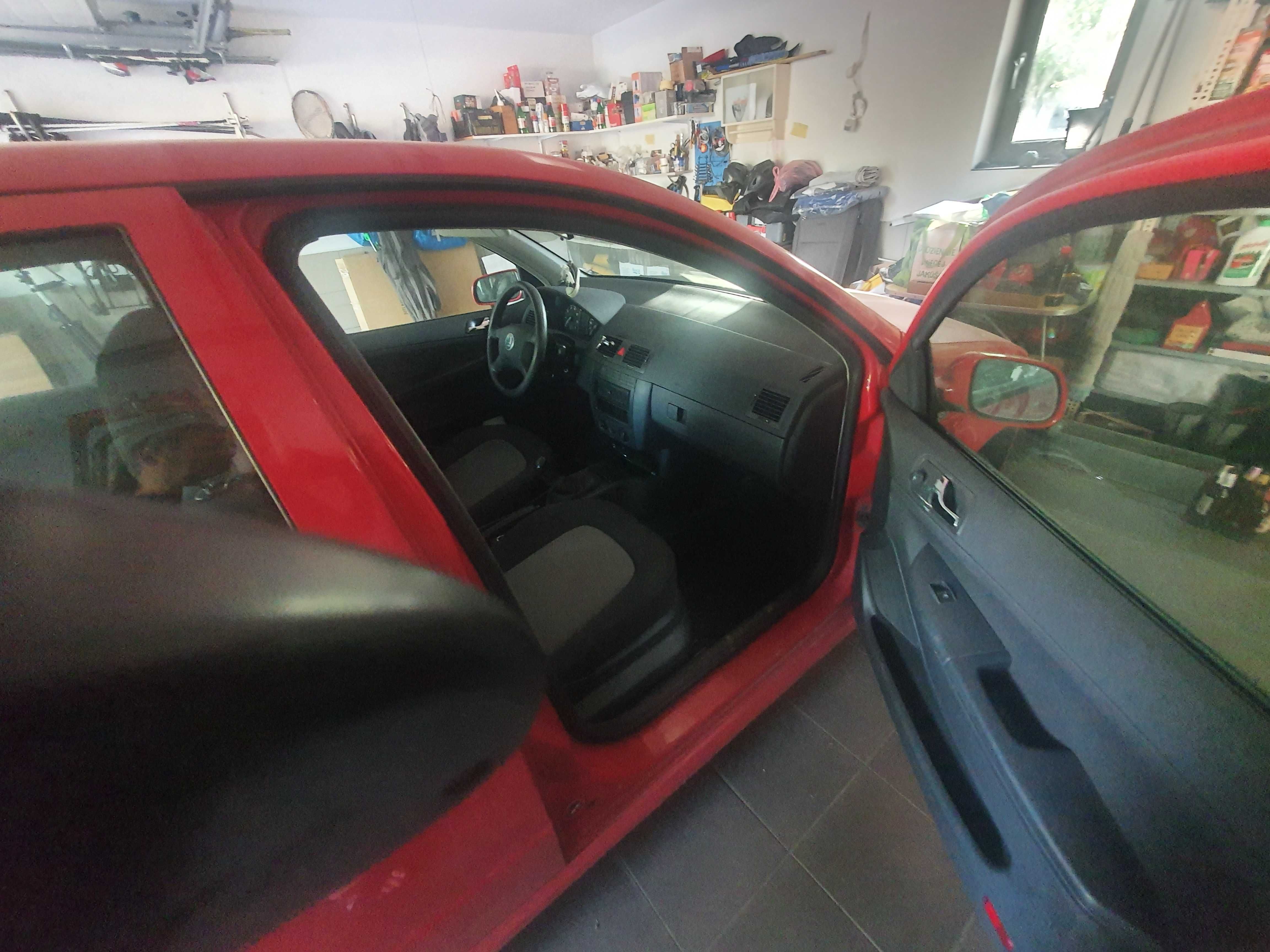 Sprzedam Skode Fabie 1.2 2004 uszkodzona