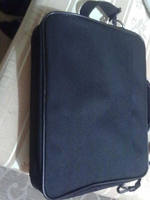 сумка чорна для ноутбука 42на 32 на 14 нова