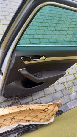 Kompletne drzwi prawy tył Volkswagen Passat B8