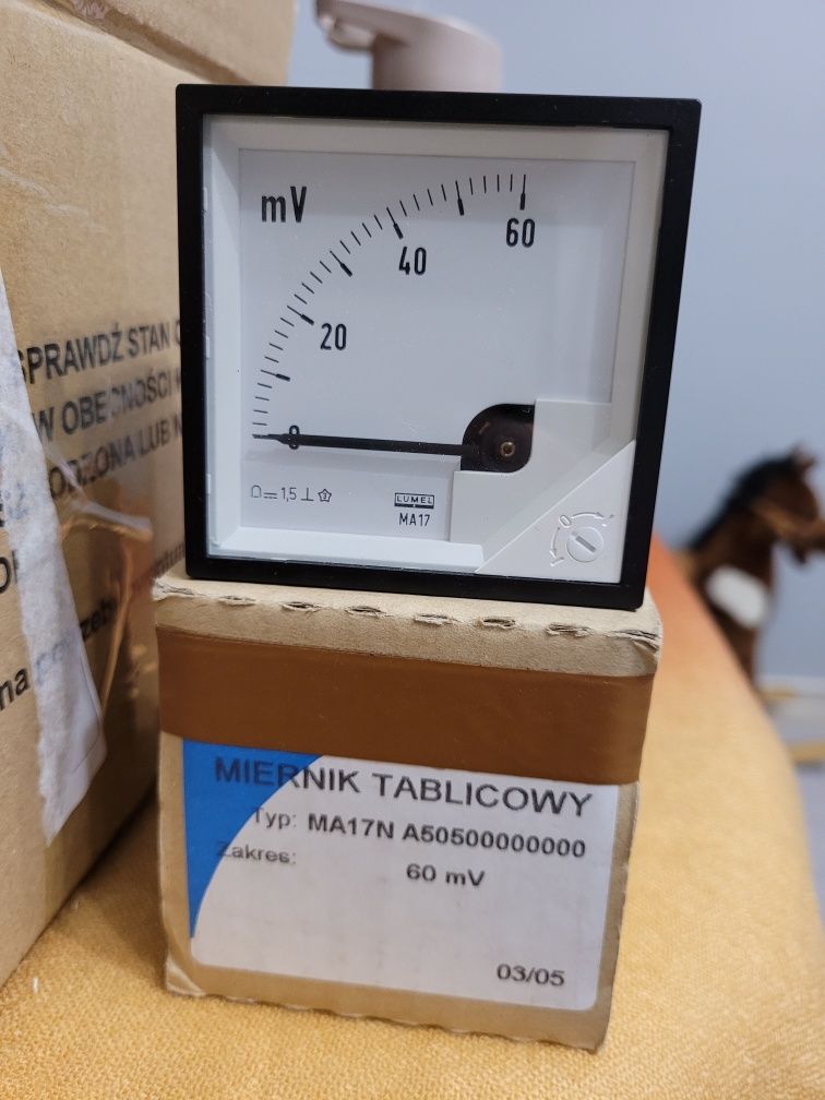 Nowy Miernik Tablicowy Voltomierz Analogowy MA17N zakres 60 mV