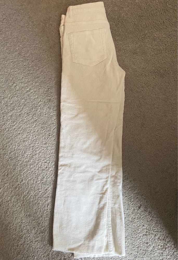 Damskie spodnie jeansowe bezowe 3/4 H&M