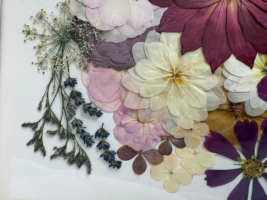 Obraz z kwiatami suszonymi 33x33 cm "Westchnienie romantyczności"