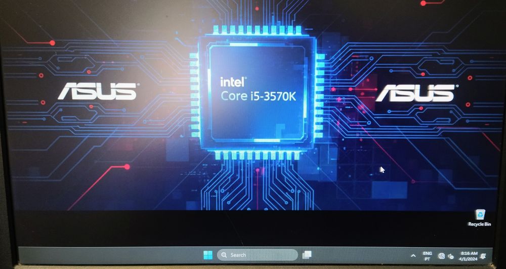 Desktop Asus i5 3570k Nvidia gtx660  psu 600 watt  ssd MSI  Ram HyperX