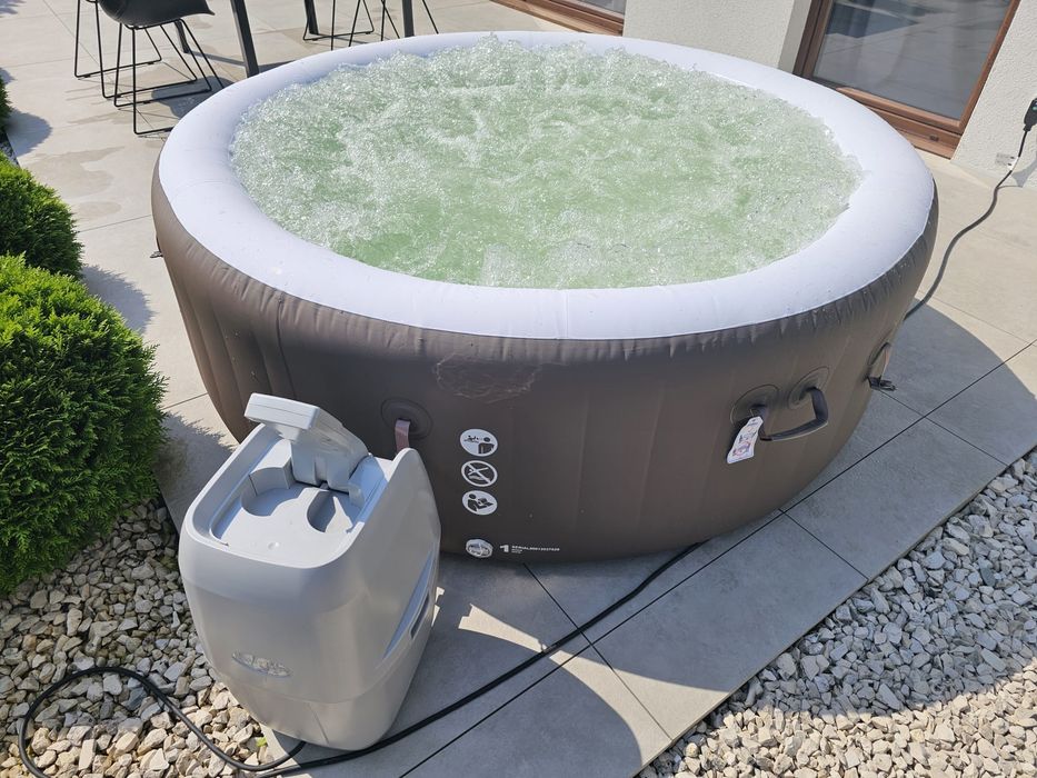 Jacuzzi LAY-Z-SPA Riviera