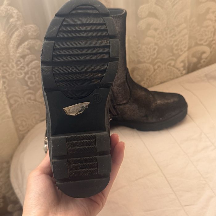 Продам зимові чобітки для дівчинки, розмір 30, ціна 200грн