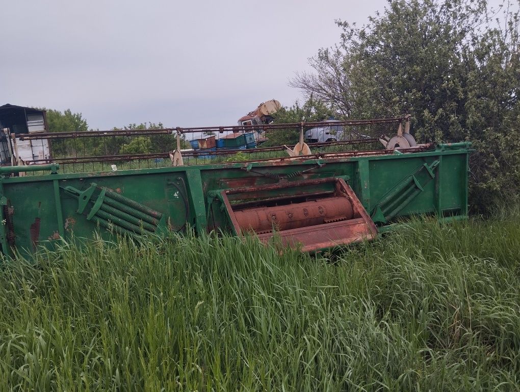 Продам жатку зернову дон 1500