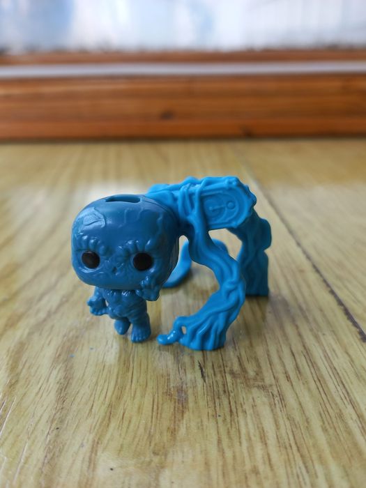 Дивні Дива фігурка Векни Кіндер Джой