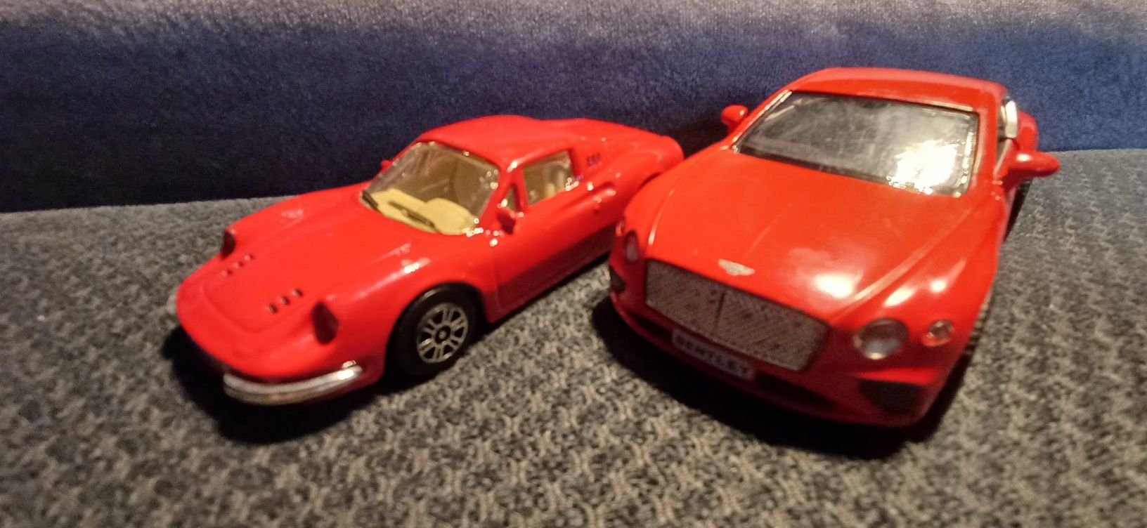 Zestaw 4 modele aut – Lamborghini, Ferrari, Ford 1999, Bentley – Burag