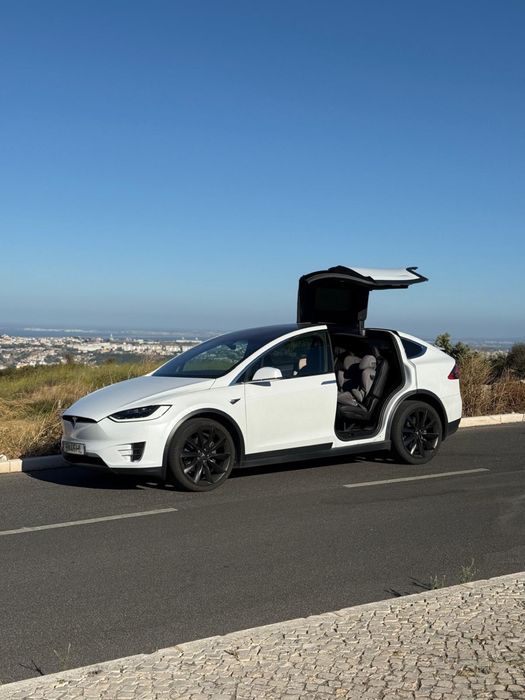 Tesla Model X 100D