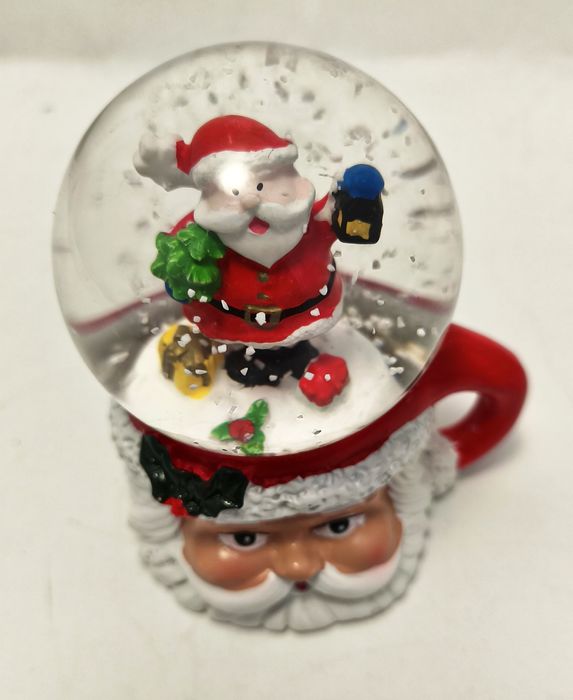 Kula śnieżna świecąca z Mikołajem w kubku Mikołajkowym świąteczne ozdo