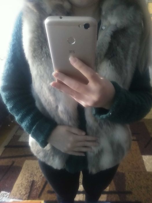 Мехова жилетка,тепла