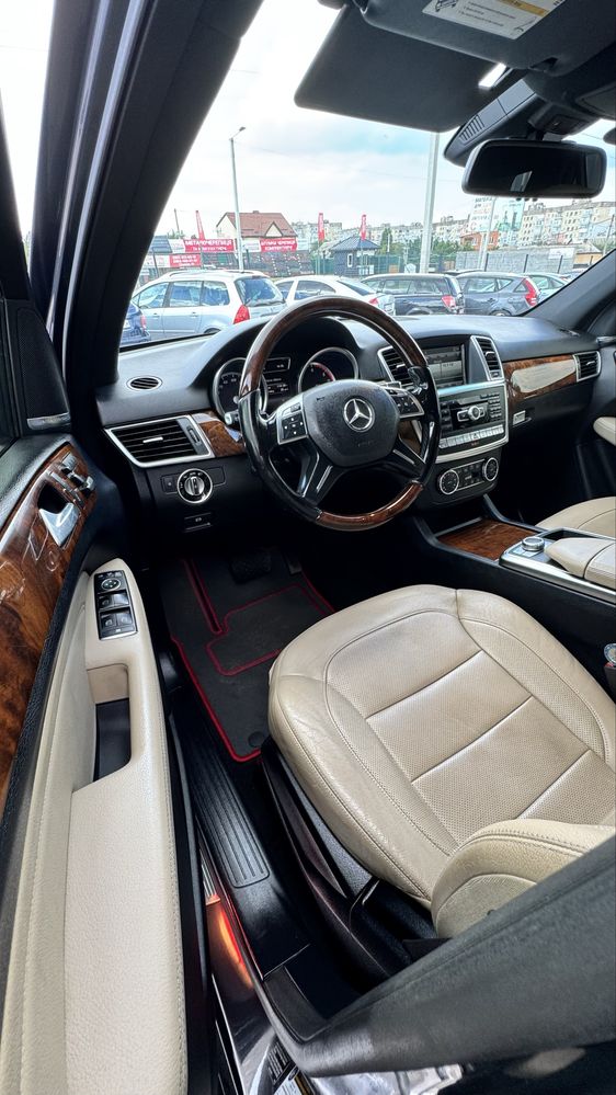 Mercedes-Benz W166 ML 250 BLUETEC 4 Matic 2015 р 2,1 Дизель 7АКПП