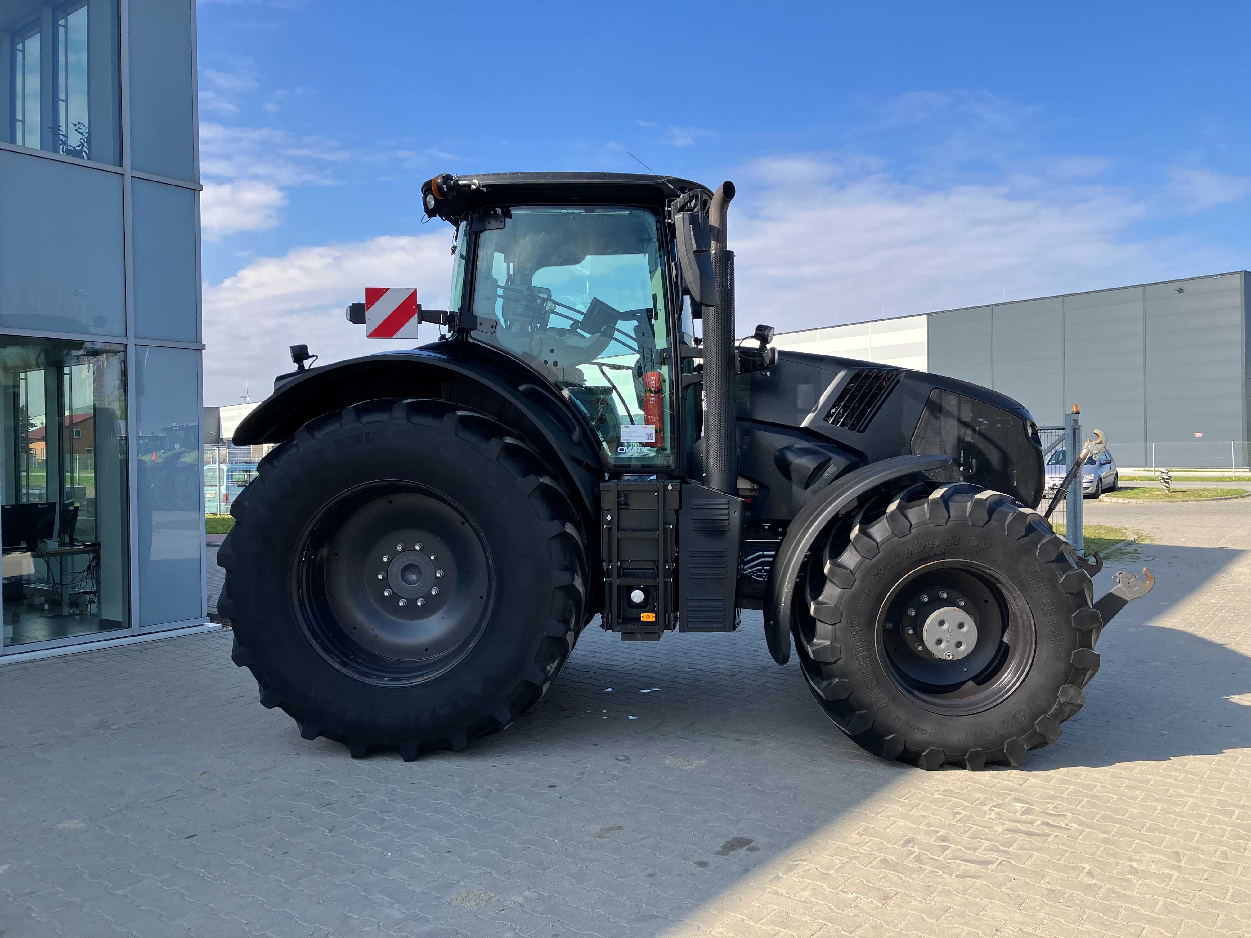 Трактор Claas Axion 830