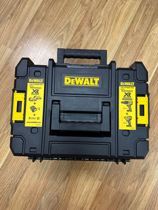 Професійний набір інструментів DeWALT DCK2060D2T