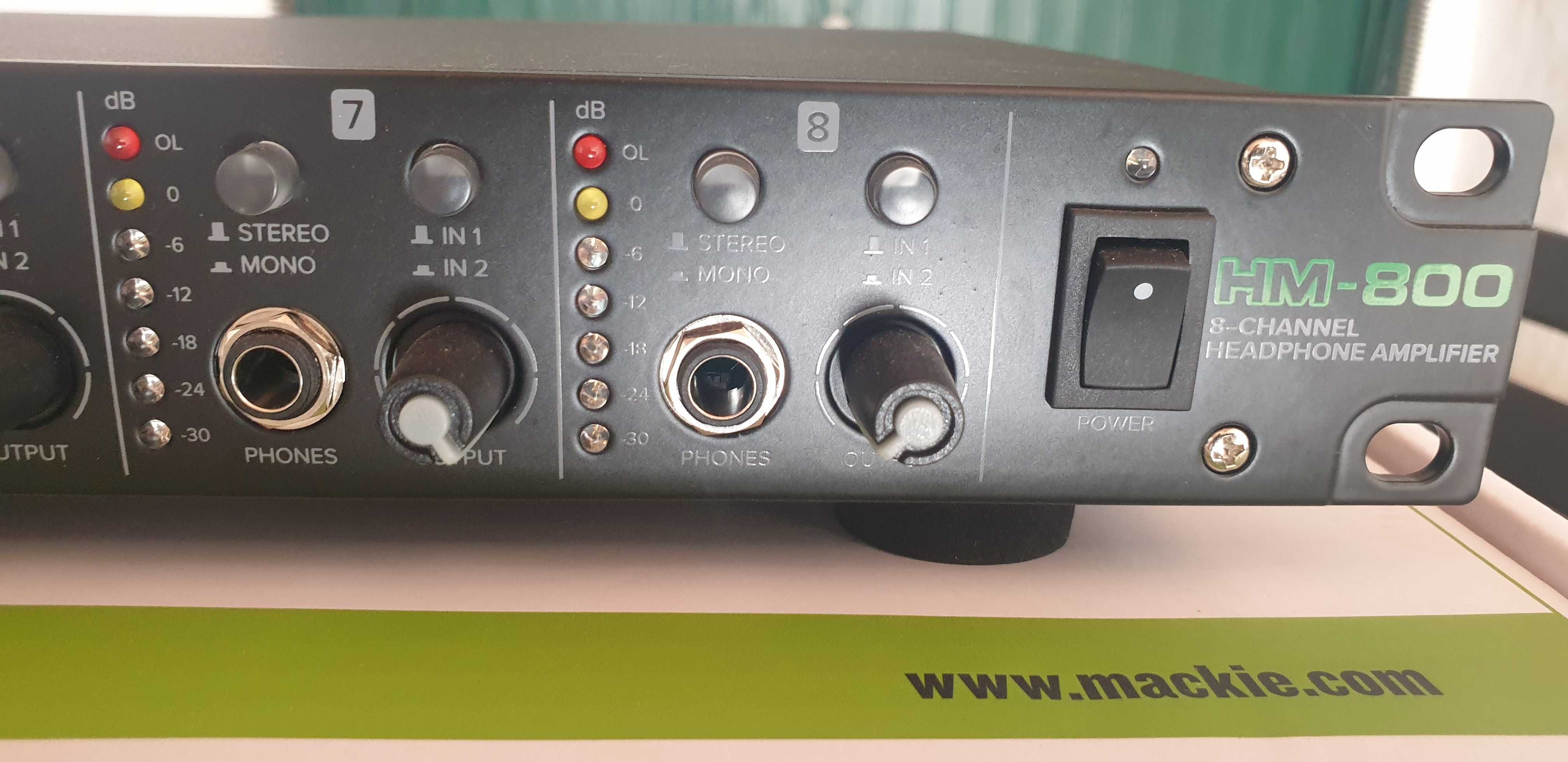 Mackie HM-800 Amplificaror de auscultadores + Multicore 8 vias